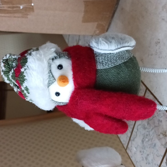 Rockin' Birds'  W/ Knit Hat & Scarf By Valeri/Qvc...Set Of 2....New - Picture 14 of 16